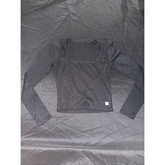 Vuori Tops - Vuori Women's Crop Long Sleeve Black Size Small